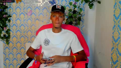 STEVEN WOLL online show from January 11, 11:56 pm