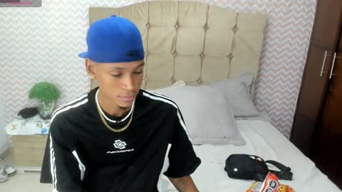 STEVEN WOLL online show from January 17, 11:55 pm