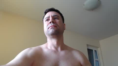 Snapshot of stevenbradley2017 chatting on October 10, 10:53 am Steven online show from October 10, 10:53 am