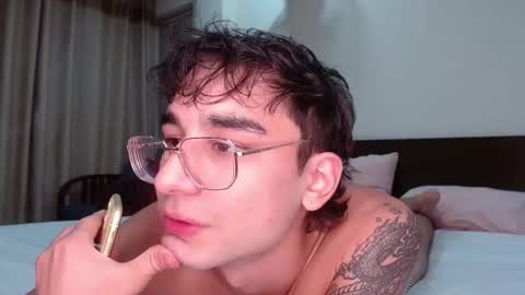 Alex   online show from December 7, 4:36 pm