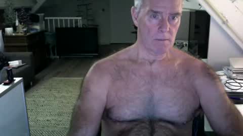 stevetwo online show from December 2, 10:32 pm