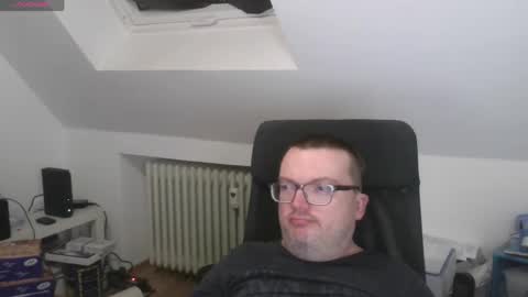 Oliver online show from April 15, 7:58 pm