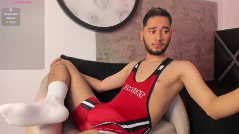 stiven__01 online show from October 2, 2:43 pm