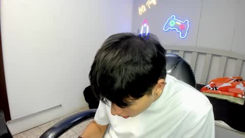 Stiwen online show from November 28, 3:47 pm