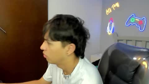 Stiwen online show from November 4, 12:39 pm