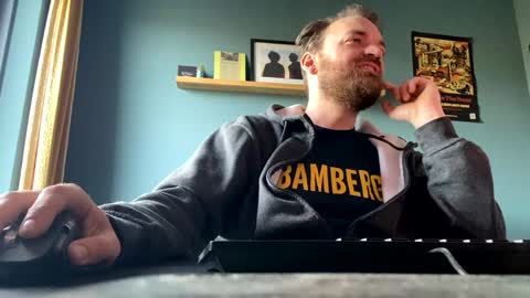 Snapshot of stonednboner chatting on December 20, 10:38 am Stonerboner online show from December 20, 10:38 am