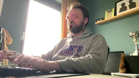 Snapshot of stonednboner chatting on February 9, 12:52 pm Stonerboner online show from February 9, 12:52 pm
