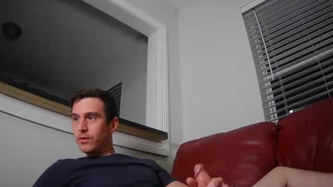Snapshot of str8stuntcox chatting on December 13, 4:33 am Str8StuntCox online show from December 13, 4:33 am