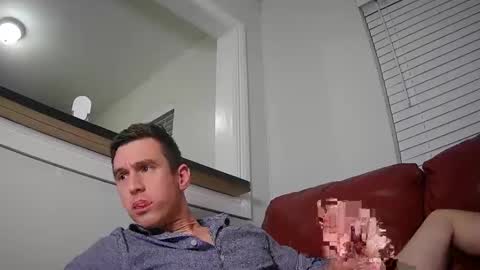 Snapshot of str8stuntcox chatting on January 12, 5:03 am Str8StuntCox online show from January 12, 5:03 am