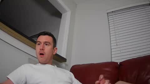 Snapshot of str8stuntcox chatting on February 15, 4:25 am Str8StuntCox online show from February 15, 4:25 am