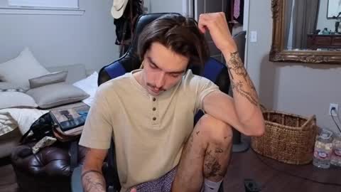 str8whiteboy21 online show from September 25, 2:43 am