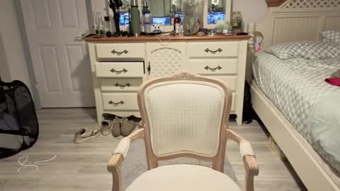 str8whiteboy21 online show from December 4, 7:48 am