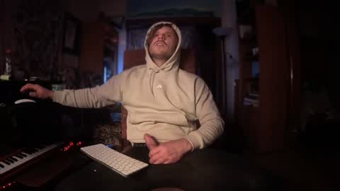 Cowboy Zuhly online show from November 11, 8:08 am