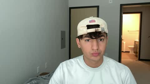 Snapshot of strawberryboy69 chatting on October 2, 6:34 pm sexmenyoutnng online show from October 2, 6:34 pm