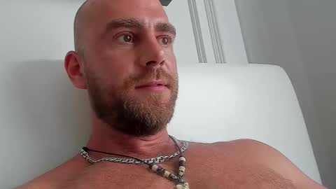 Strong Arni online show from October 23, 5:33 am