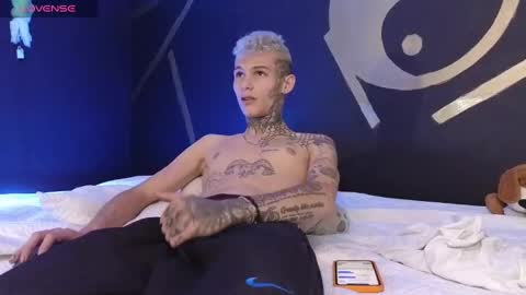 stuart_boy_ online show from March 10, 8:45 pm