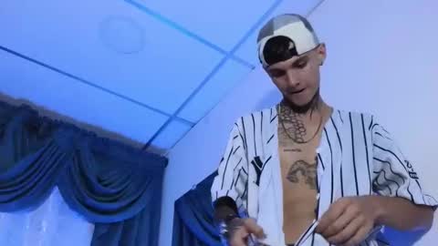 stuart_boy_ online show from February 21, 3:01 am