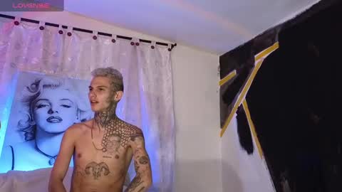 stuart_boy_ online show from March 8, 2:32 am