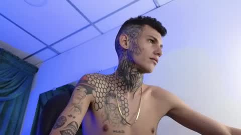 stuart_boy_ online show from February 23, 4:44 am