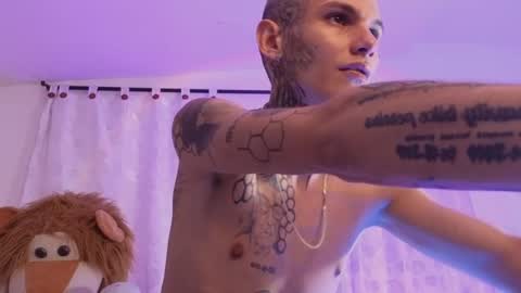 stuart_boy_ online show from March 7, 4:56 am