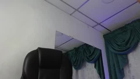 stuart_boy_ online show from January 10, 3:18 am