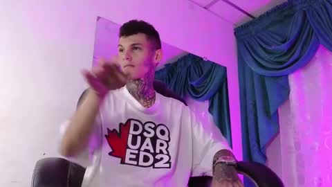 stuart_boy_ online show from December 4, 3:48 am