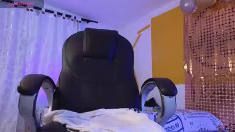 stuart_boy_ online show from January 23, 4:52 am