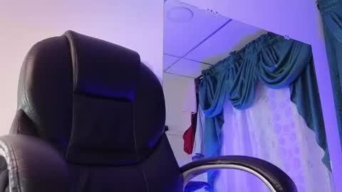 stuart_boy_ online show from December 31, 3:12 am