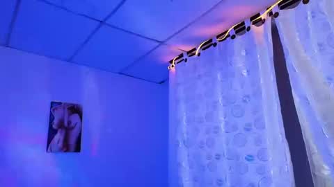 stuart_boy_ online show from December 14, 12:22 am