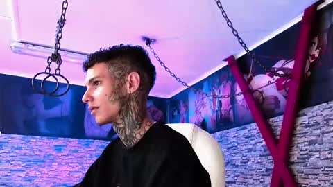 stuart_boy_ online show from September 22, 3:17 am