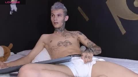 stuart_boy_ online show from March 12, 7:38 pm