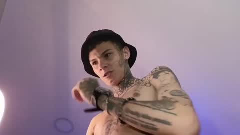 stuart_boy_ online show from February 26, 11:02 pm