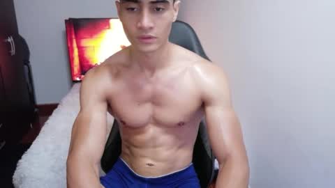 stylish man online show from May 24, 3:29 pm