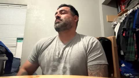 Snapshot of suavecito67 chatting on February 14, 1:02 am suavecito67 online show from February 14, 1:02 am