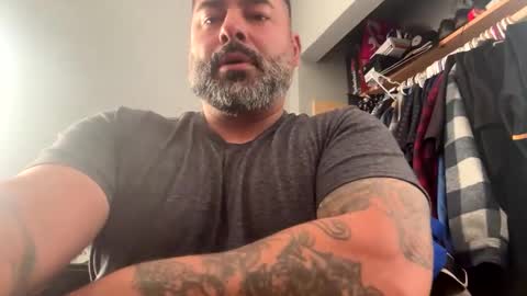 Snapshot of suavecito67 chatting on October 5, 8:13 pm suavecito67 online show from October 5, 8:13 pm