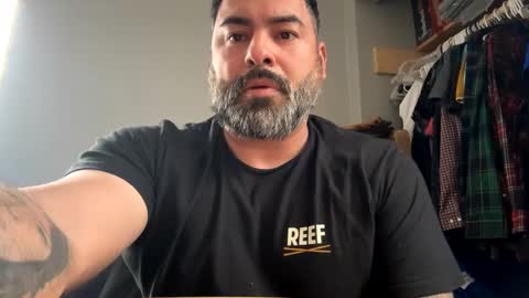 Snapshot of suavecito67 chatting on February 2, 4:54 pm suavecito67 online show from February 2, 4:54 pm