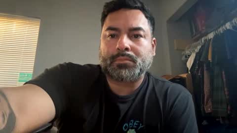 Snapshot of suavecito67 chatting on February 27, 1:02 am suavecito67 online show from February 27, 1:02 am