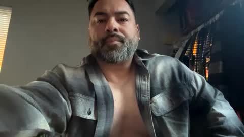 Snapshot of suavecito67 chatting on February 23, 3:05 pm suavecito67 online show from February 23, 3:05 pm