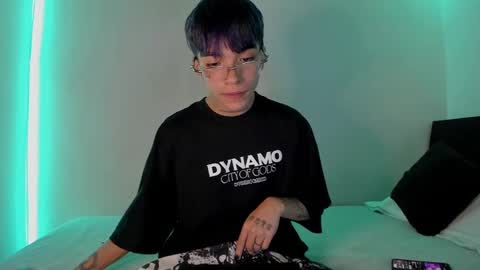 Snapshot of submissive_boyy_ chatting on February 8, 4:57 pm nico online show from February 8, 4:57 pm