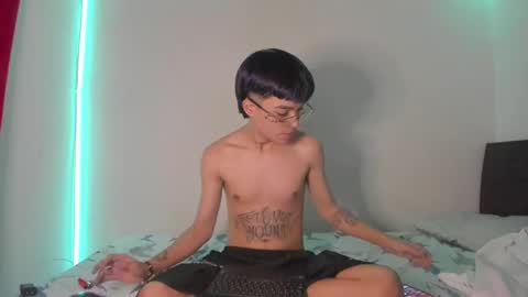 Snapshot of submissive_boyy_ chatting on December 28, 3:59 pm nico online show from December 28, 3:59 pm
