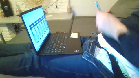 Snapshot of submissivguy chatting on February 25, 8:51 pm submissivguy online show from February 25, 8:51 pm