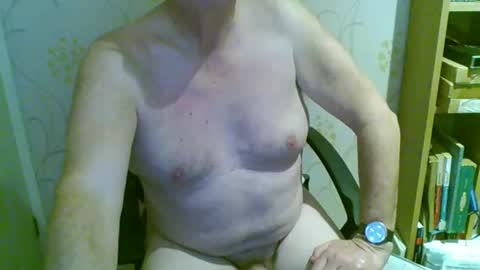 suffolkboy4 online show from March 31, 7:37 pm