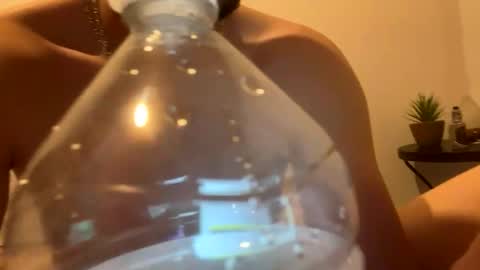 sunsyyy online show from April 8, 8:50 pm