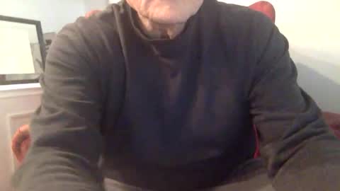 suntrdr077 online show from March 28, 8:42 pm