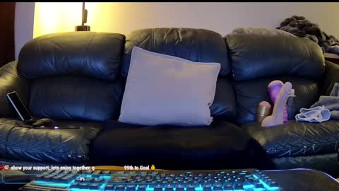 Snapshot of superduty5speed chatting on March 8, 3:48 am Thomas online show from March 8, 3:48 am