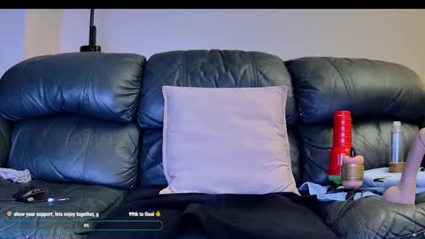 Snapshot of superduty5speed chatting on October 2, 3:21 am Thomas online show from October 2, 3:21 am