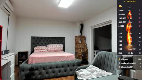 supermanboyxxl online show from November 10, 6:40 am