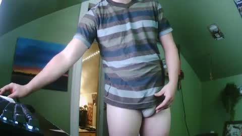 Snapshot of surferdude_here chatting on September 20, 8:31 pm surferdude_here online show from September 20, 8:31 pm