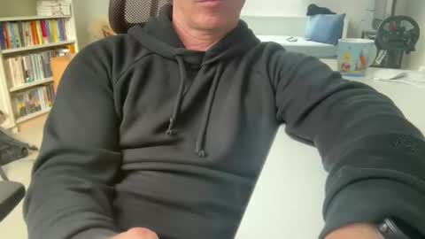 Snapshot of surfstar81 chatting on September 30, 9:46 am surfstar81 online show from September 30, 9:46 am
