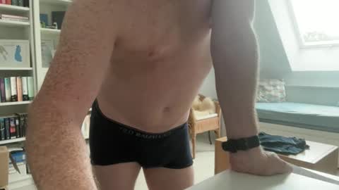 Snapshot of surfstar81 chatting on September 28, 12:58 pm surfstar81 online show from September 28, 12:58 pm